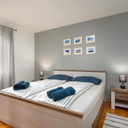 Blue Apartment Vrsar Buitenkant foto